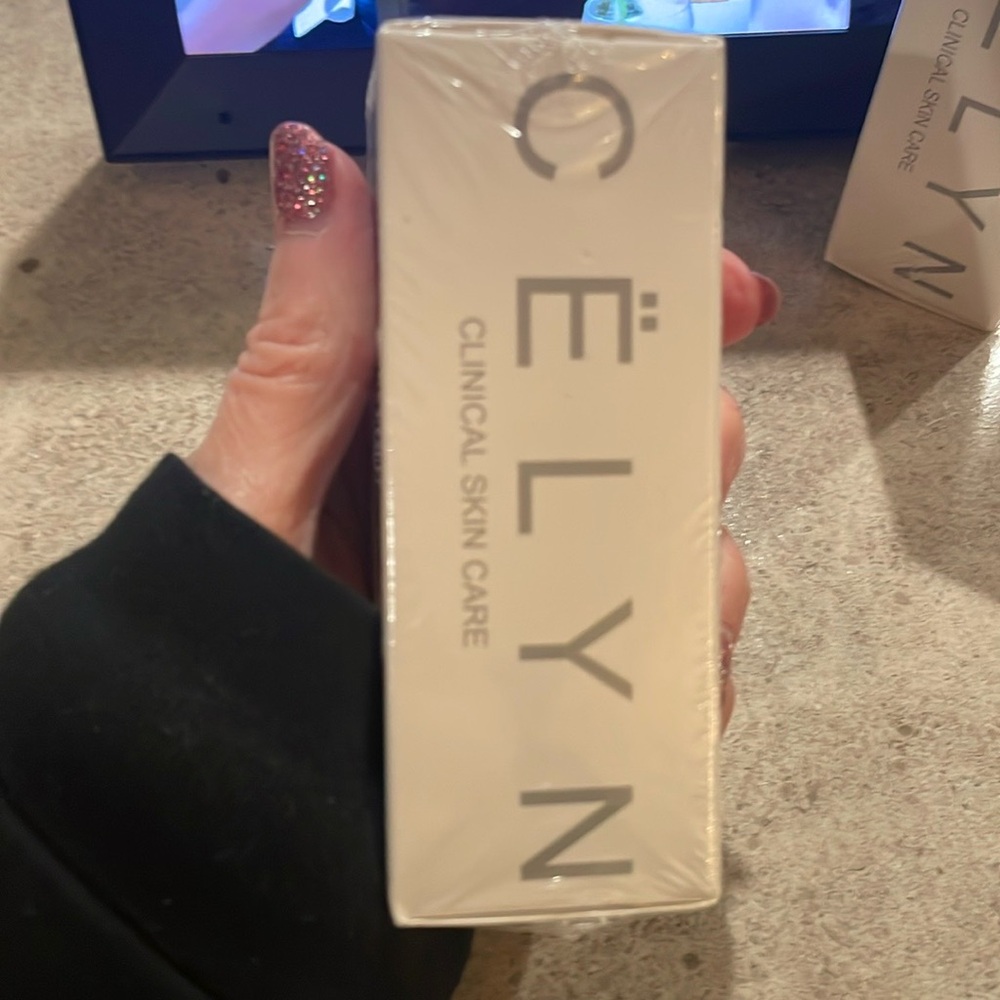2 Brand New “CELYN” Eye Bag and Eye Firming Cream - Picture 2 of 7